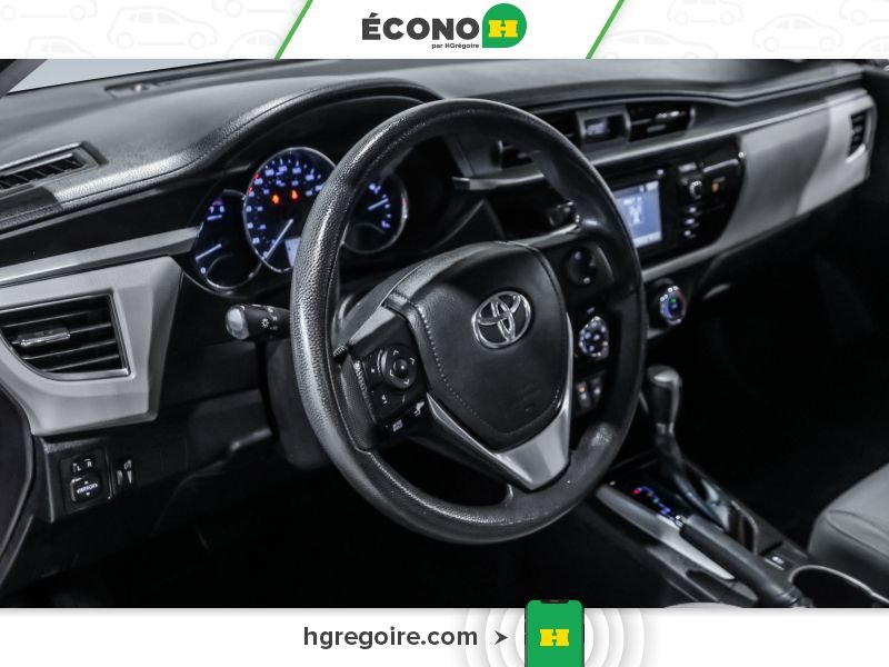 Toyota Corolla 2015 Rouge Saint-Eustache - photo #9