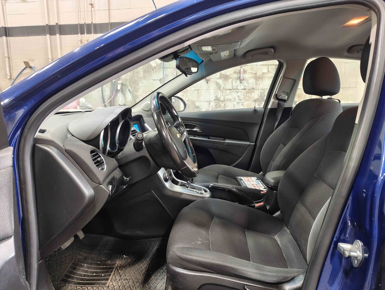 2012 Chevrolet Cruze 4dr Sdn LT Turbo+ w/1SB Blue Sherwood Park - photo #7