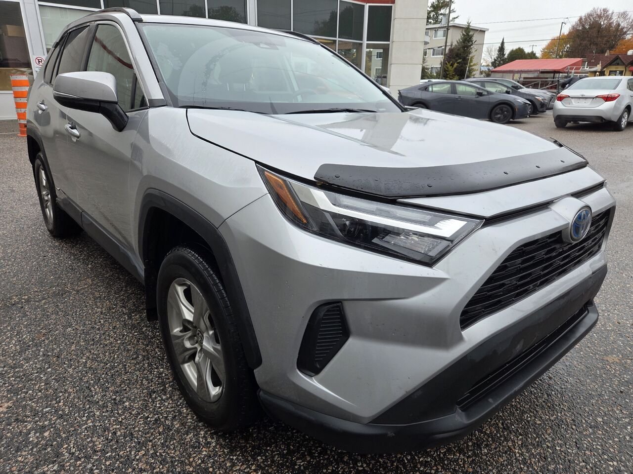 2024 Toyota RAV4 XLE HYBRIDE Grey Mont-Laurier - photo #2