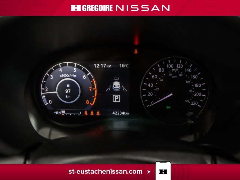 2023 Nissan Kicks White Laval - photo #16