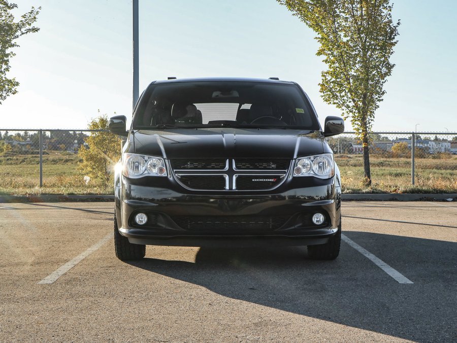 2020 Dodge Grand Caravan Premium Plus V6 | 7 Passenger Seating Black