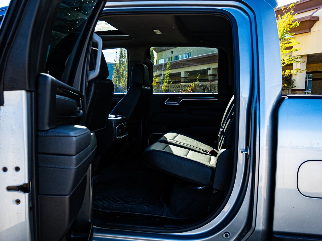2025 Chevrolet Silverado 3500HD 4WD Crew Cab 159 LTZ Grey Sherwood Park - photo #32