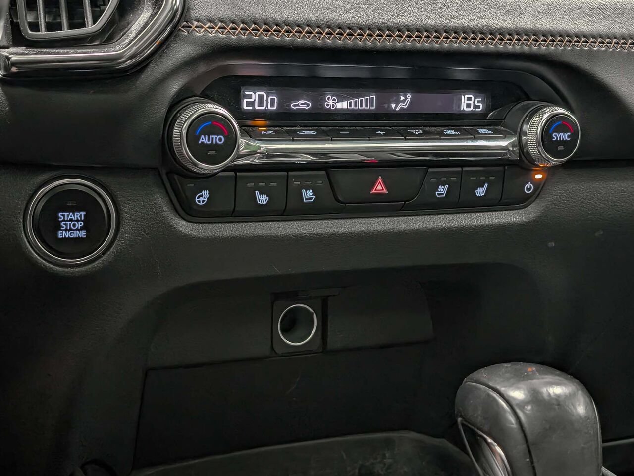 2024 Mazda CX-50 AWD GT Toit Pano Cuir Black Sherbrooke - photo #9
