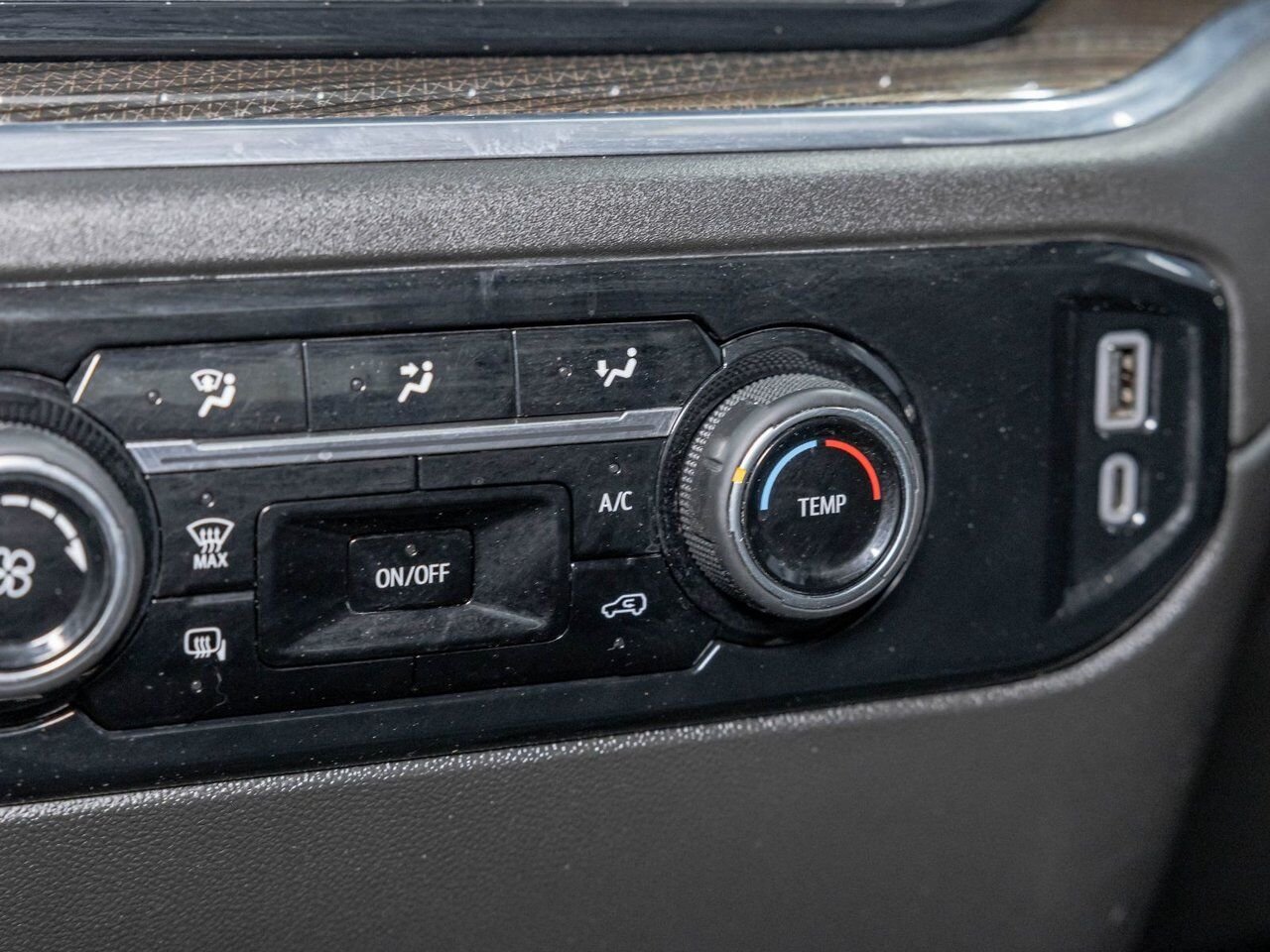 Chevrolet Silverado 2500HD LT CREW 4X4 V8 *NAV* BEDLINER CARPLAY *PNBV 9900* 2024 Gris Saint-Jérôme - photo #20