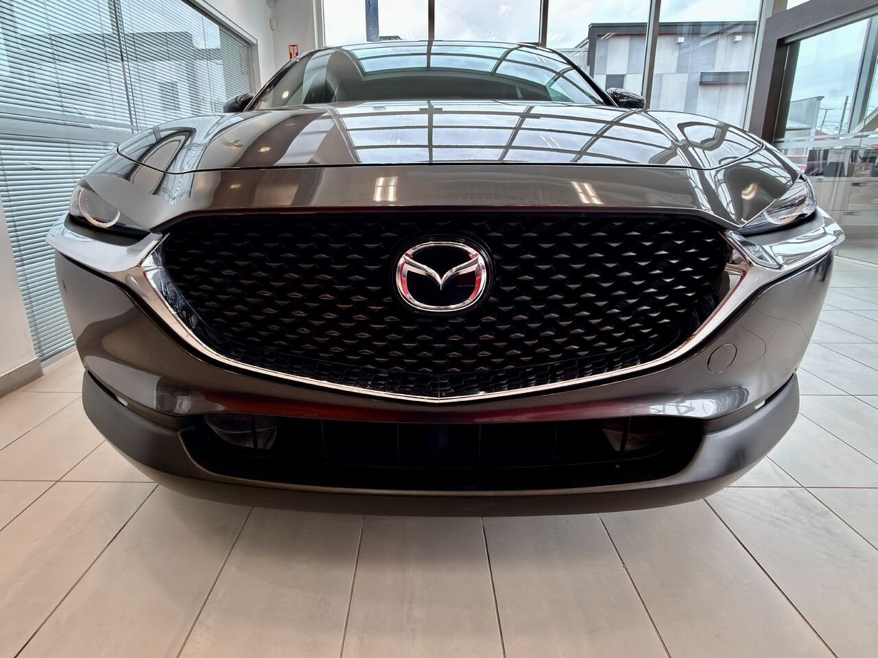 2024 Mazda CX-30 Grey Notre-Dame-des-Prairies - photo #5