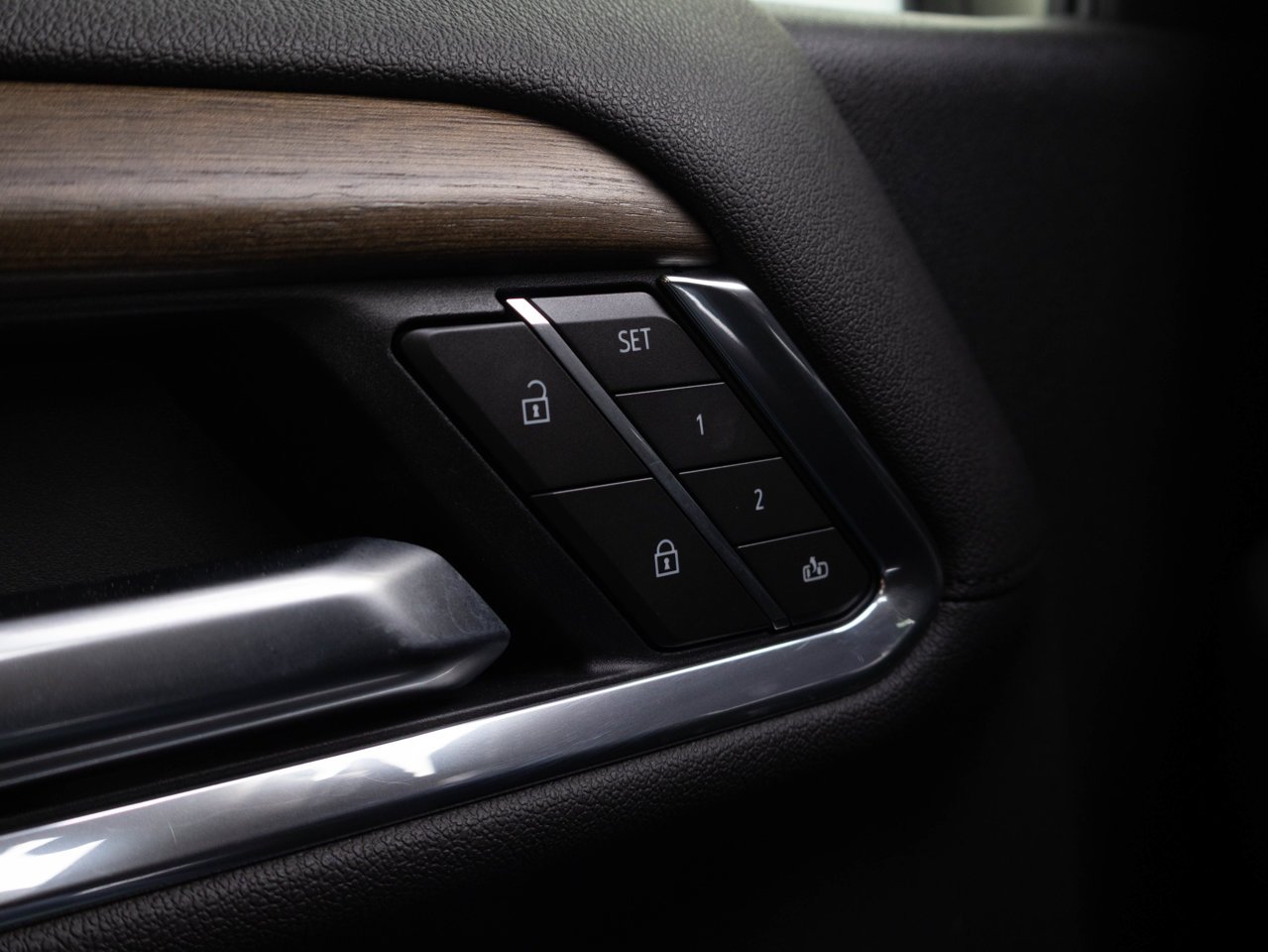 2025 Chevrolet Silverado 1500 4WD Crew Cab 147 High Country Red Sherwood Park - photo #19