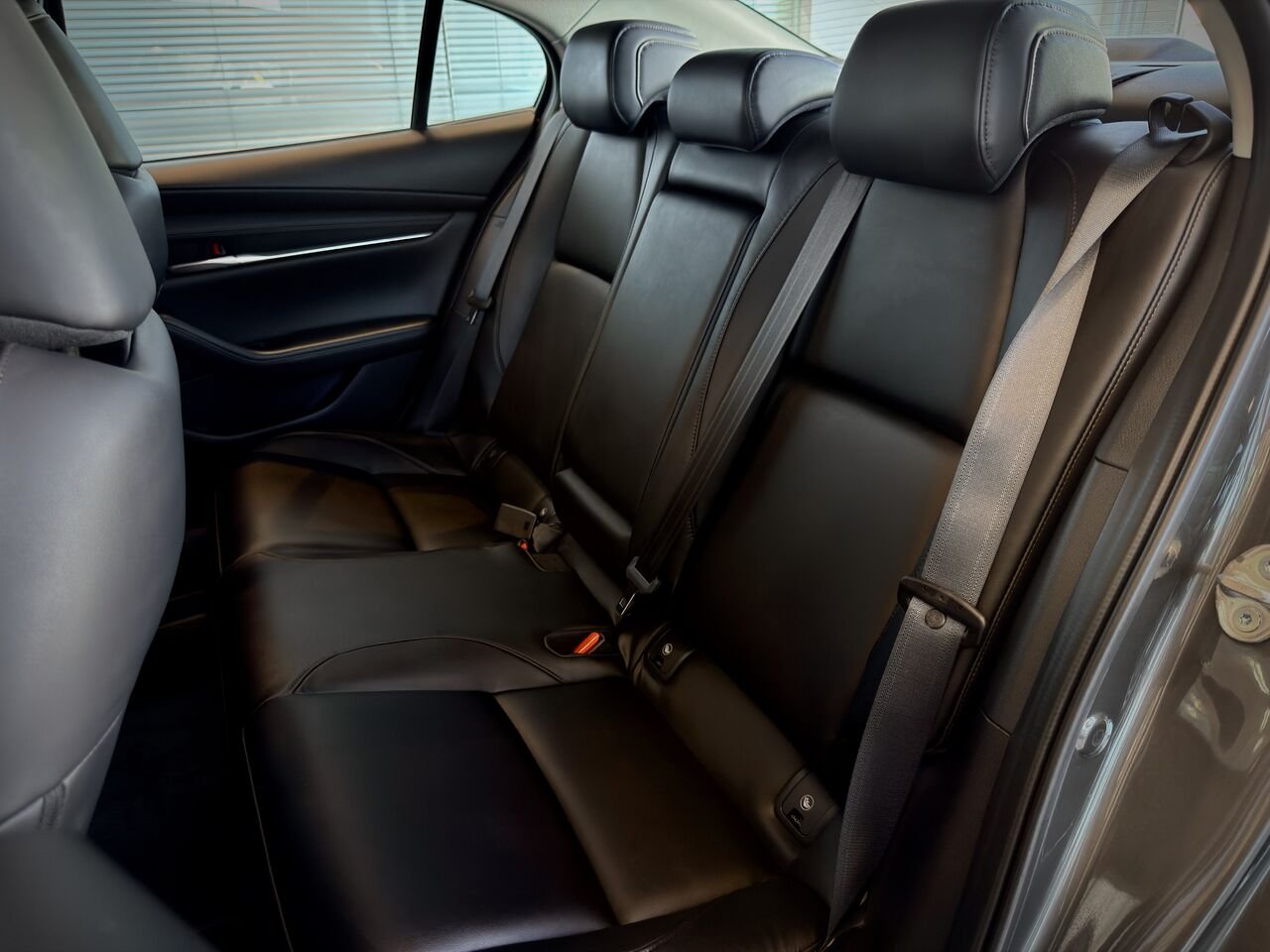 2025 Mazda Mazda3 Grey Notre-Dame-des-Prairies - photo #16