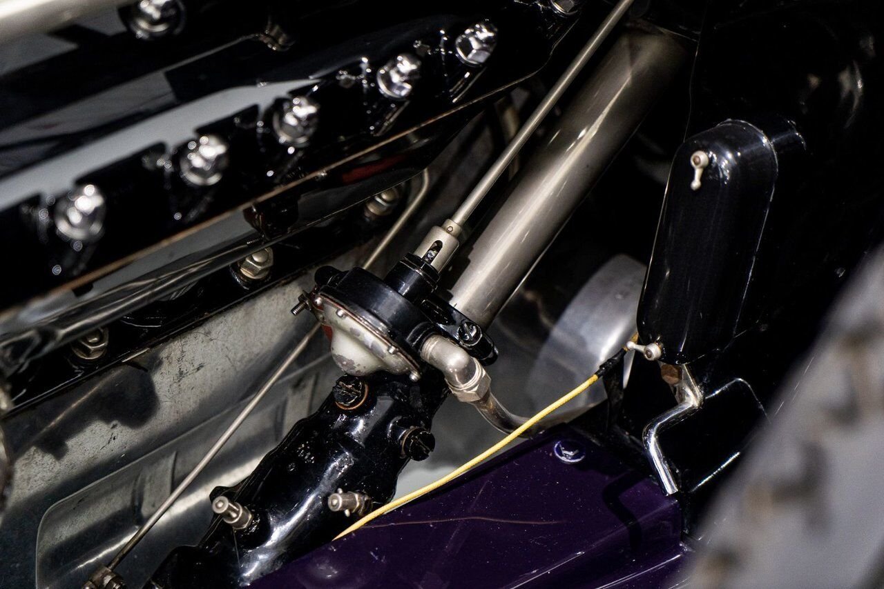 Lincoln KB Victoria Coupe One Of 18 Built, And The Only Known Surviving **PRICE IN USD** 1933 mauve Montréal - photo #16