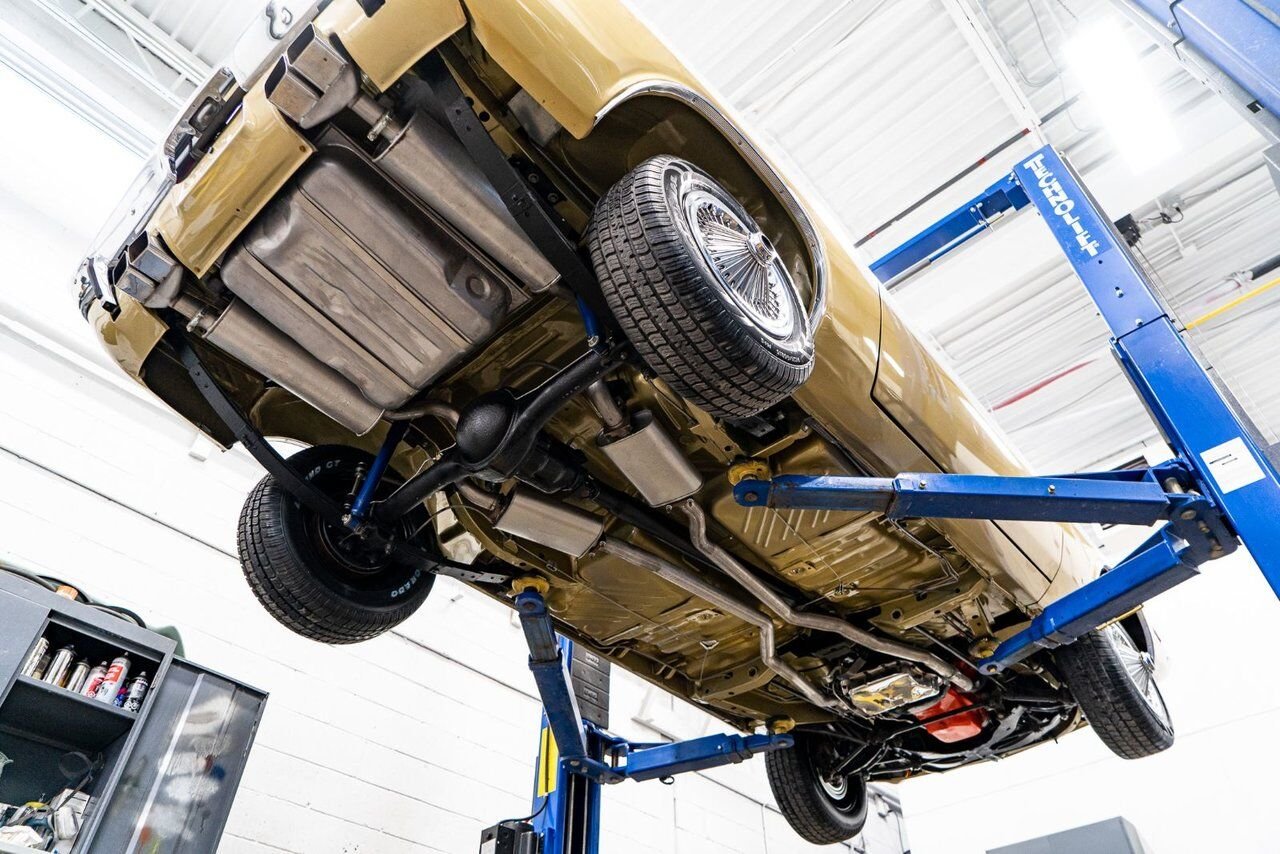 1971 Dodge Challenger *PRIX EN USD* Convertible Fully restored to desirable specifications Gold Montreal - photo #99