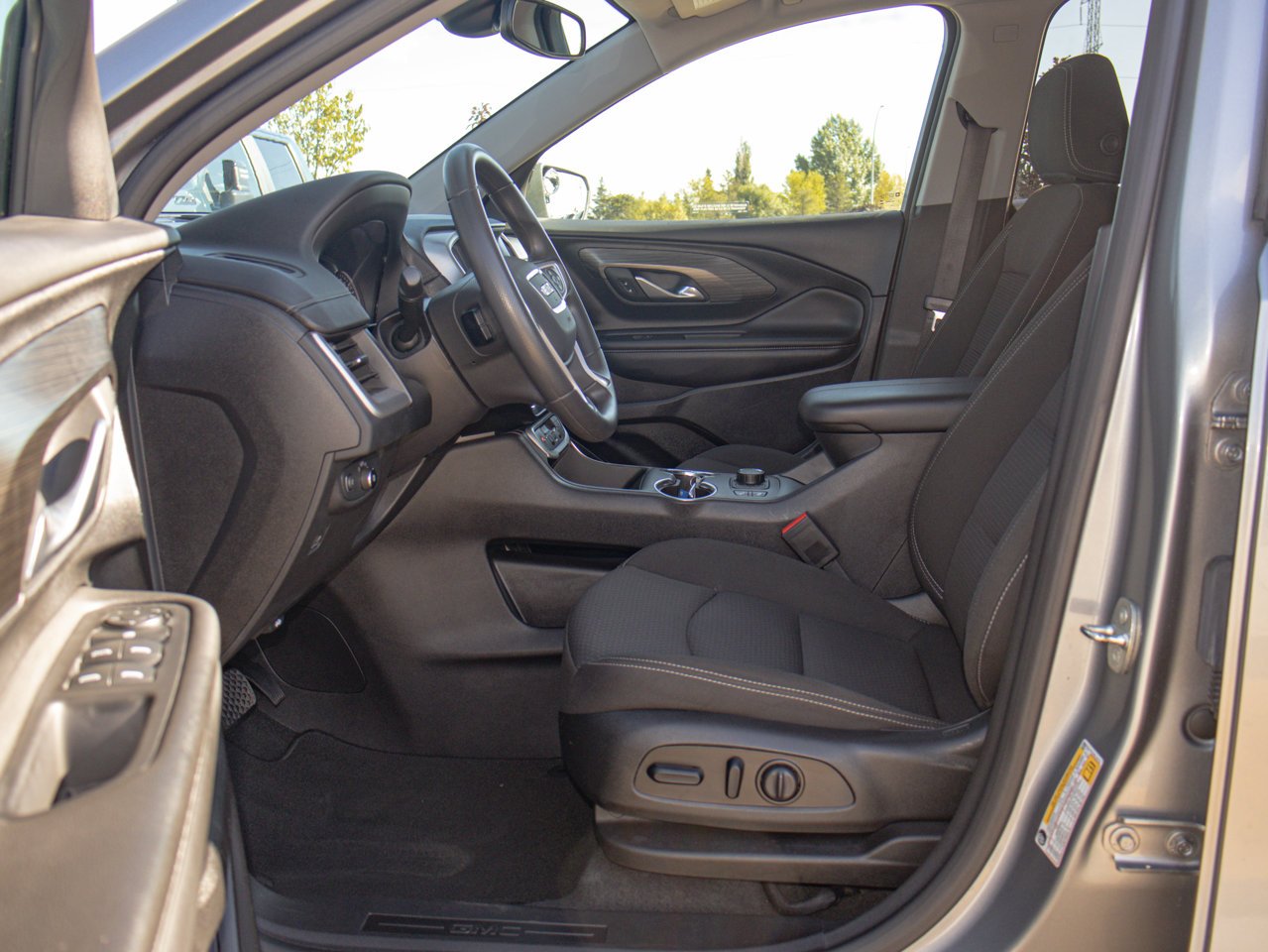 2024 GMC Terrain AWD 4dr SLE Grey Sherwood Park - photo #15