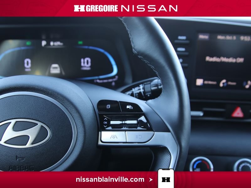 2025 Hyundai Elantra Grey Laval - photo #16