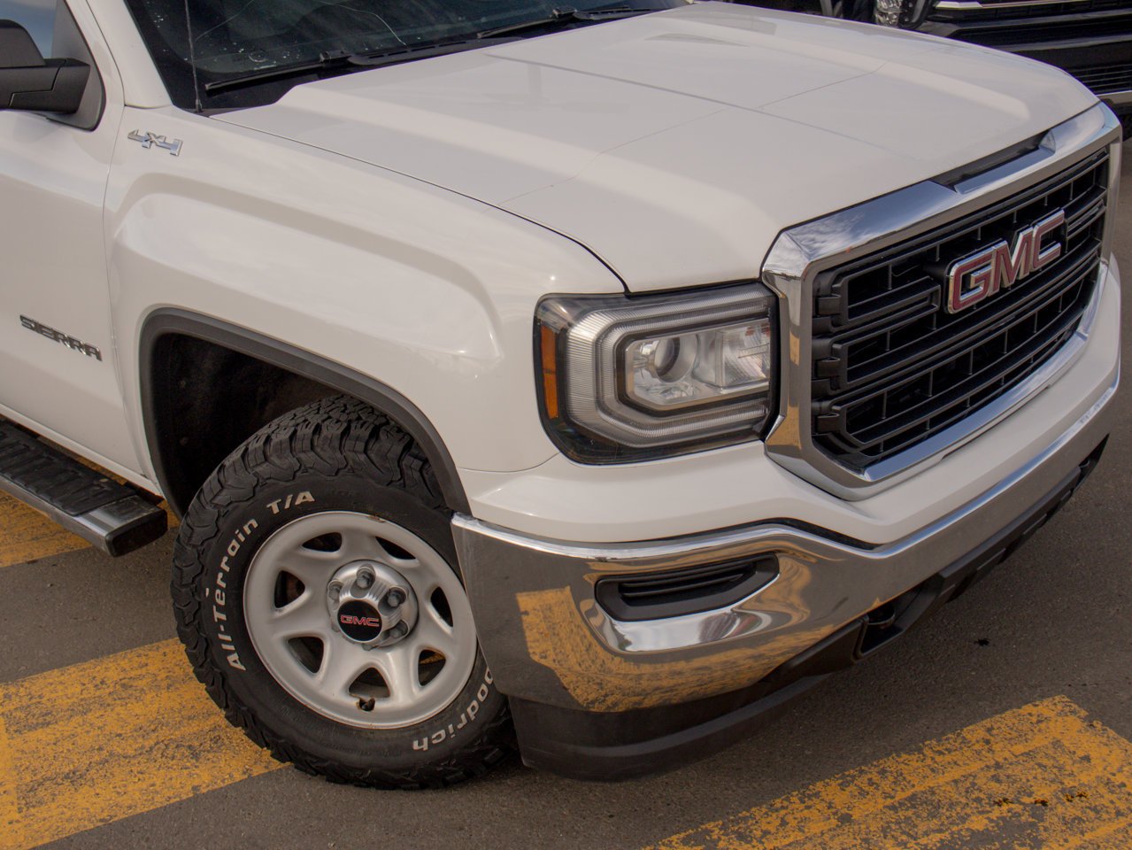 2017 GMC Sierra 1500 4WD Crew Cab 143.5 White Sherwood Park - photo #14