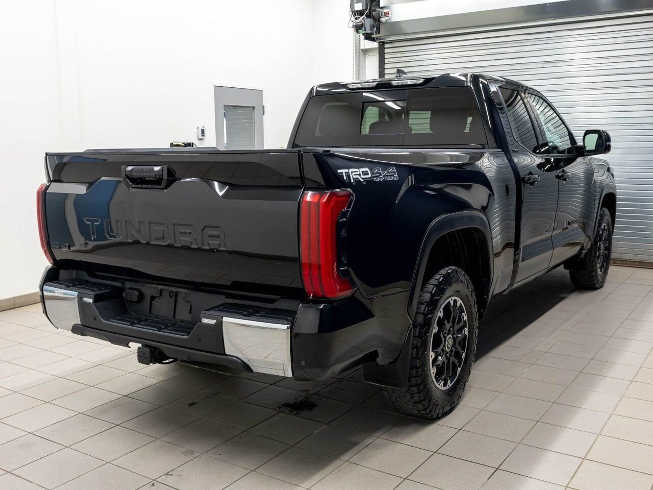Toyota Tundra TRD OFF ROAD 4X4 V6 *NAV* SIÈGES CHAUFF CARPLAY 2024 Noir Saint-Jérôme - photo #8
