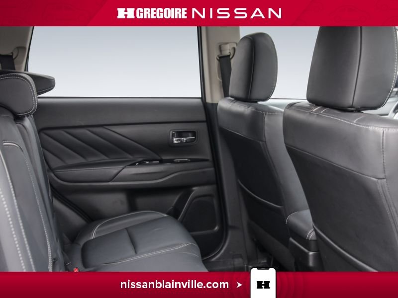 Mitsubishi Outlander PHEV 2018 Argent Laval - photo #24