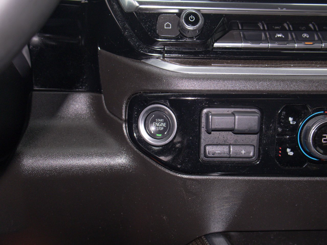 2024 Chevrolet Silverado 1500 4WD Crew Cab 147 RST Grey Sherwood Park - photo #24