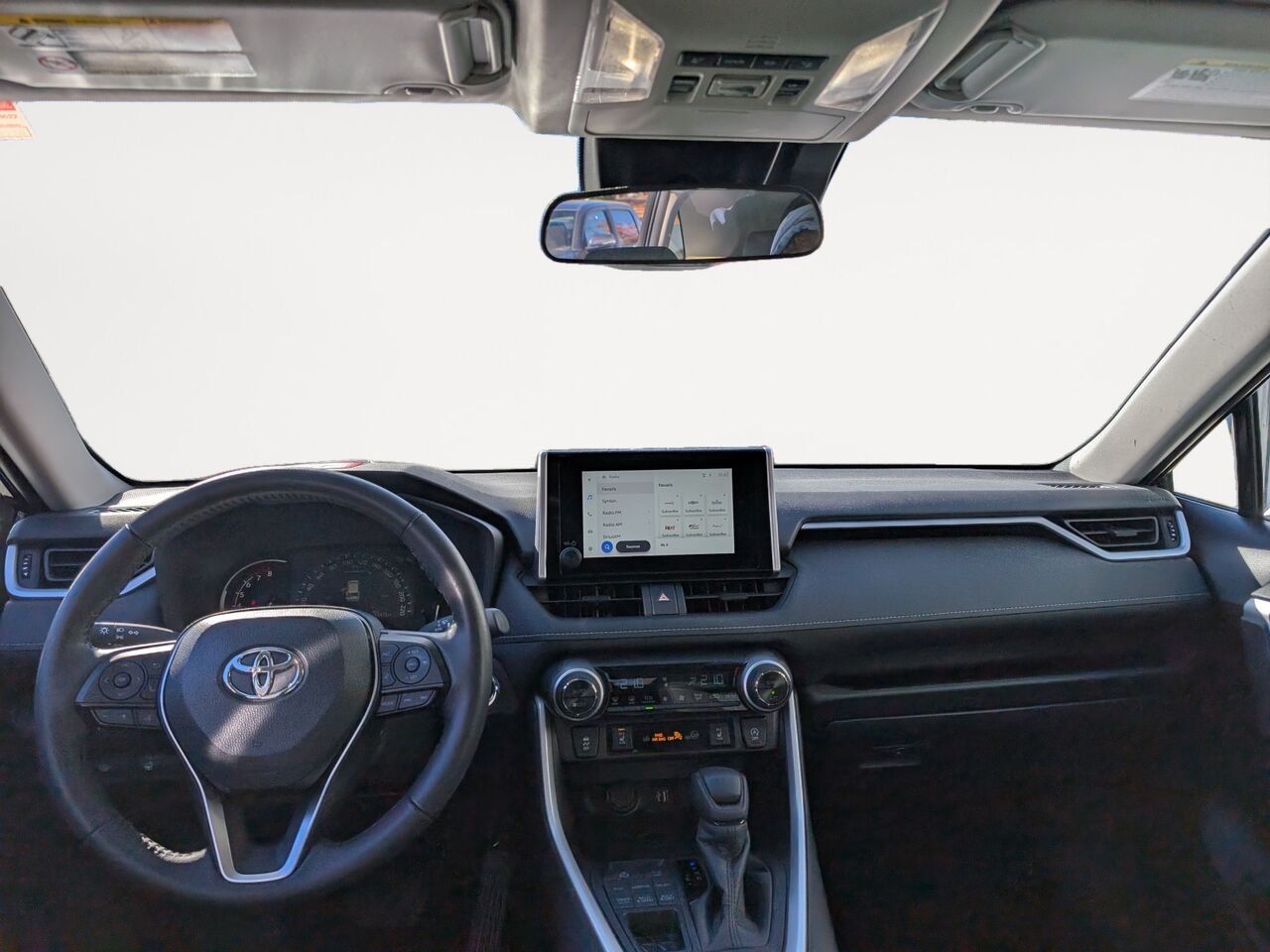 Toyota RAV4 XLE/AWD/SIÈGES CHAUFFANTS/VOLANT CHAUFFANT/TOIT OUVRANT/BLUETOOTH/AC BIZONE 2025 Bleu Sherbrooke - photo #18