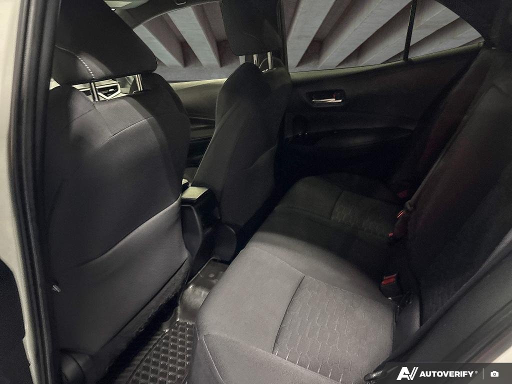 2020 Toyota Corolla Hatchback 2602172B | SE, well maintained local trade in White Edmonton - photo #21