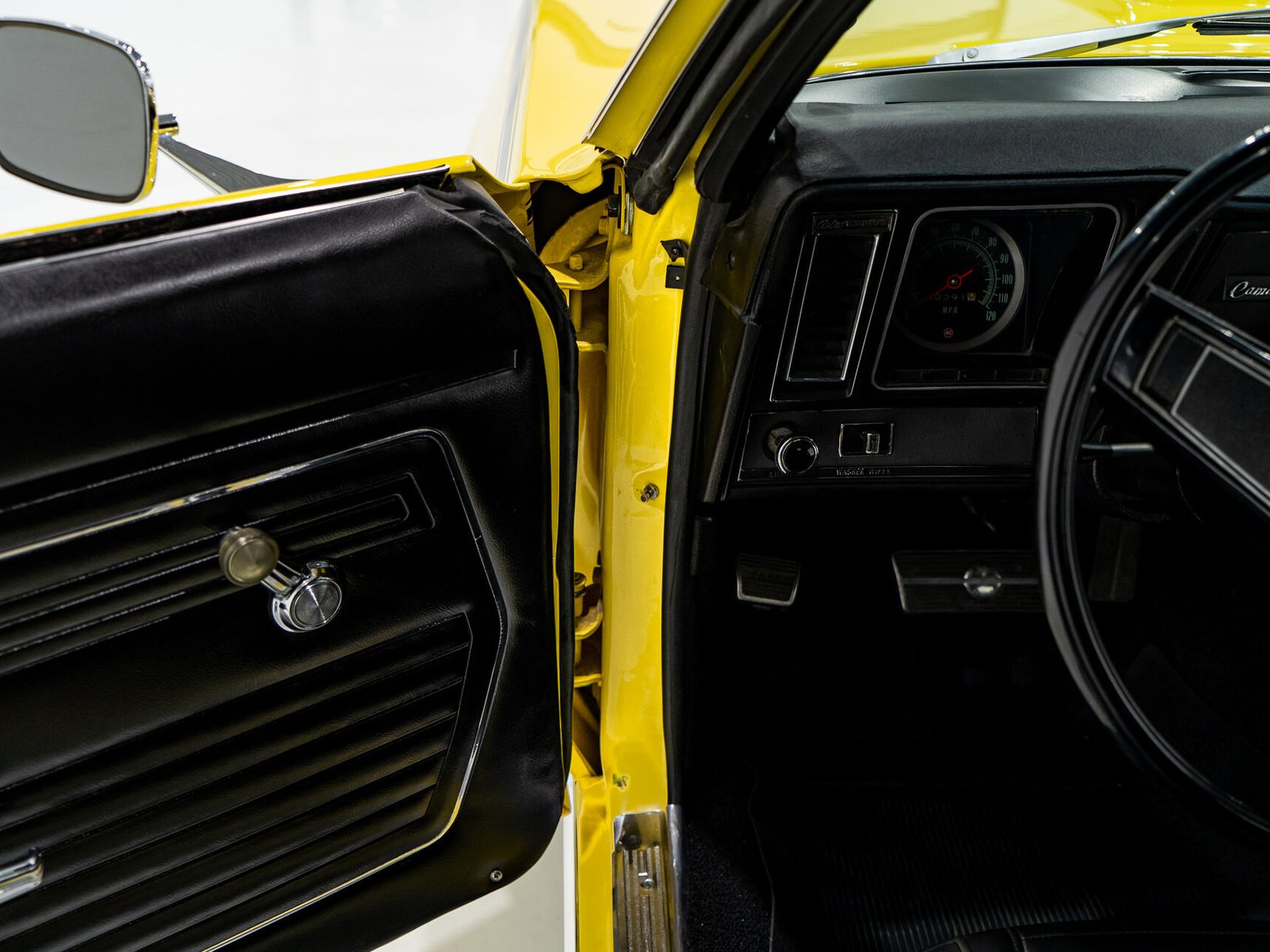 Chevrolet Camaro SS **PRIX EN USD** With factory A/C 1969 Jaune Montréal - photo #56