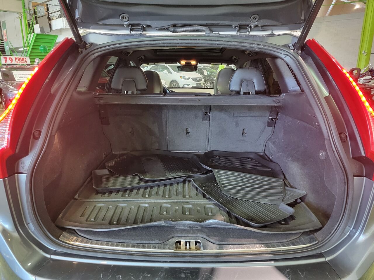 2017 Volvo XC60 Grey  - photo #14