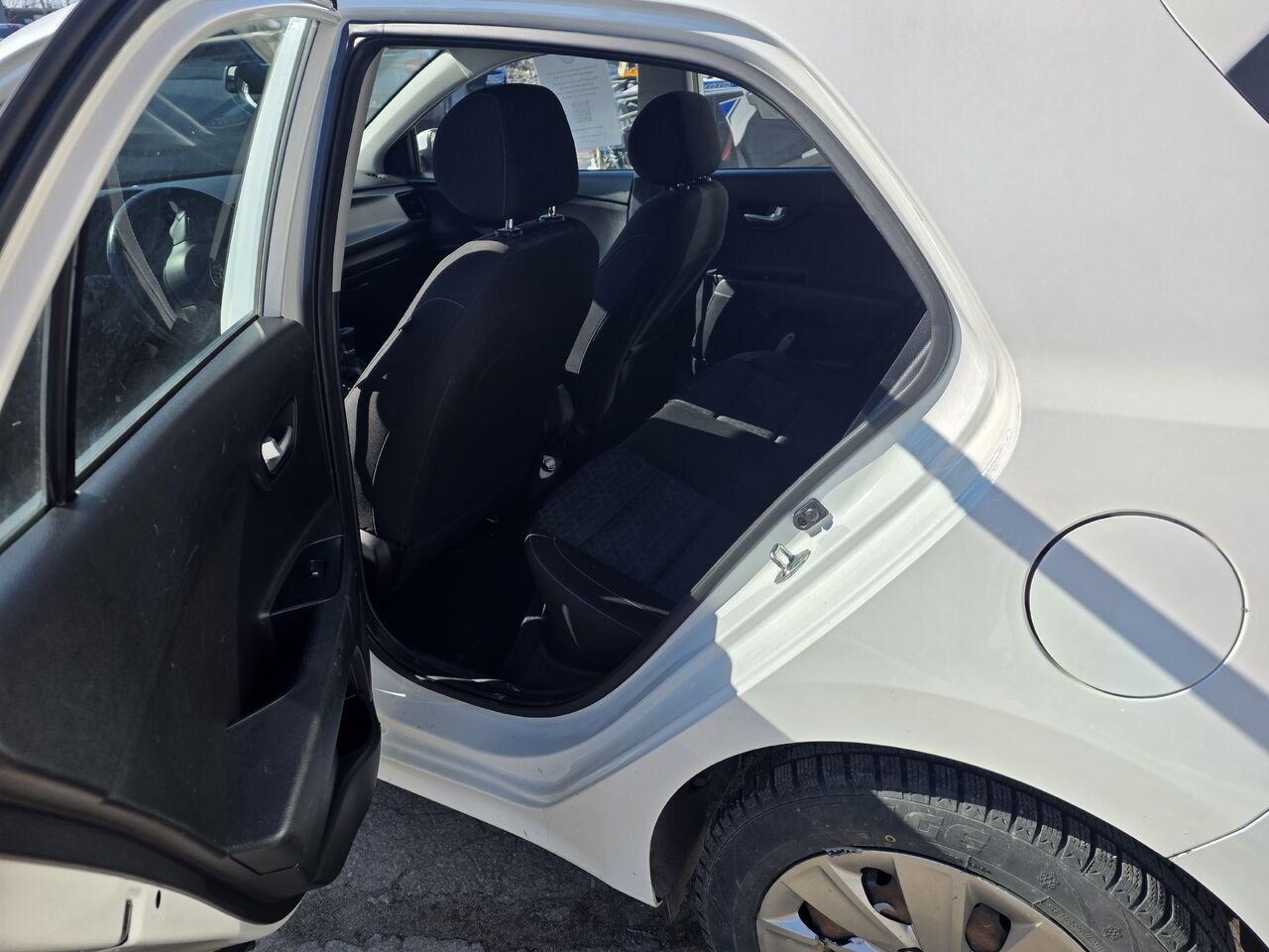 2018 Kia Rio 5 portes White  - photo #9