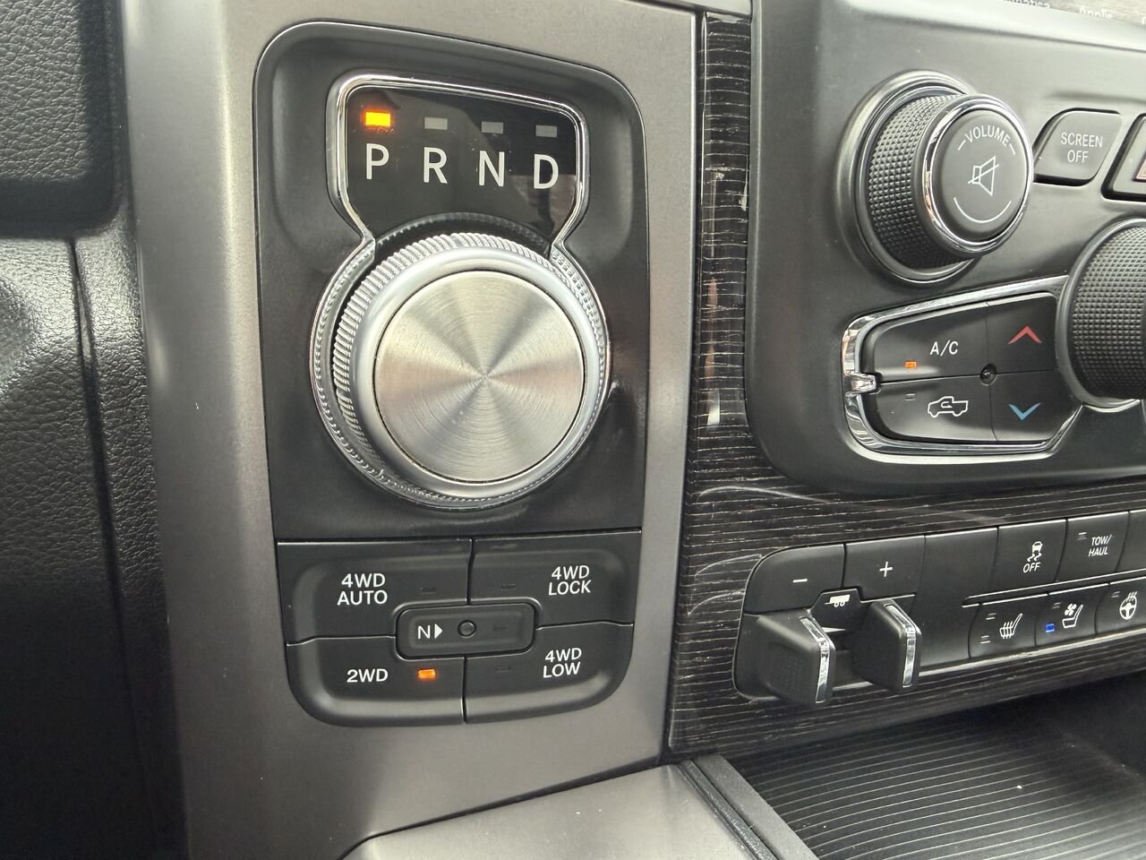Ram 1500 *DIESEL* LIMITED CREW CAB 2018 Blanc Laval - photo #30