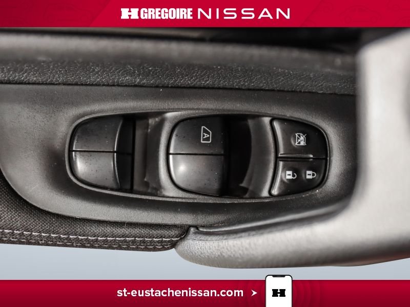 2019 Nissan Qashqai Red Laval - photo #26