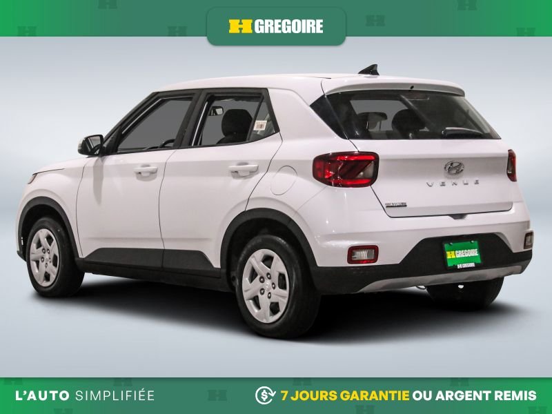 2022 Hyundai Venue White Saint-Léonard - photo #5