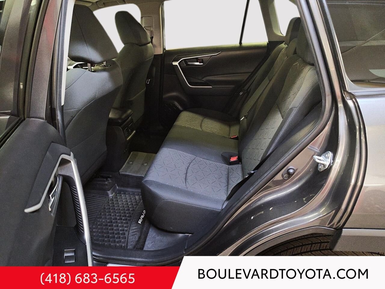 2021 Toyota RAV4 100111A-2 | XLE, AWD Grey Québec - photo #18