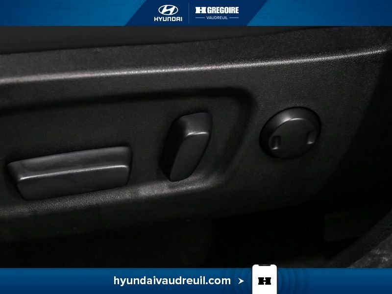 2016 Toyota Highlander Black Laval - photo #18