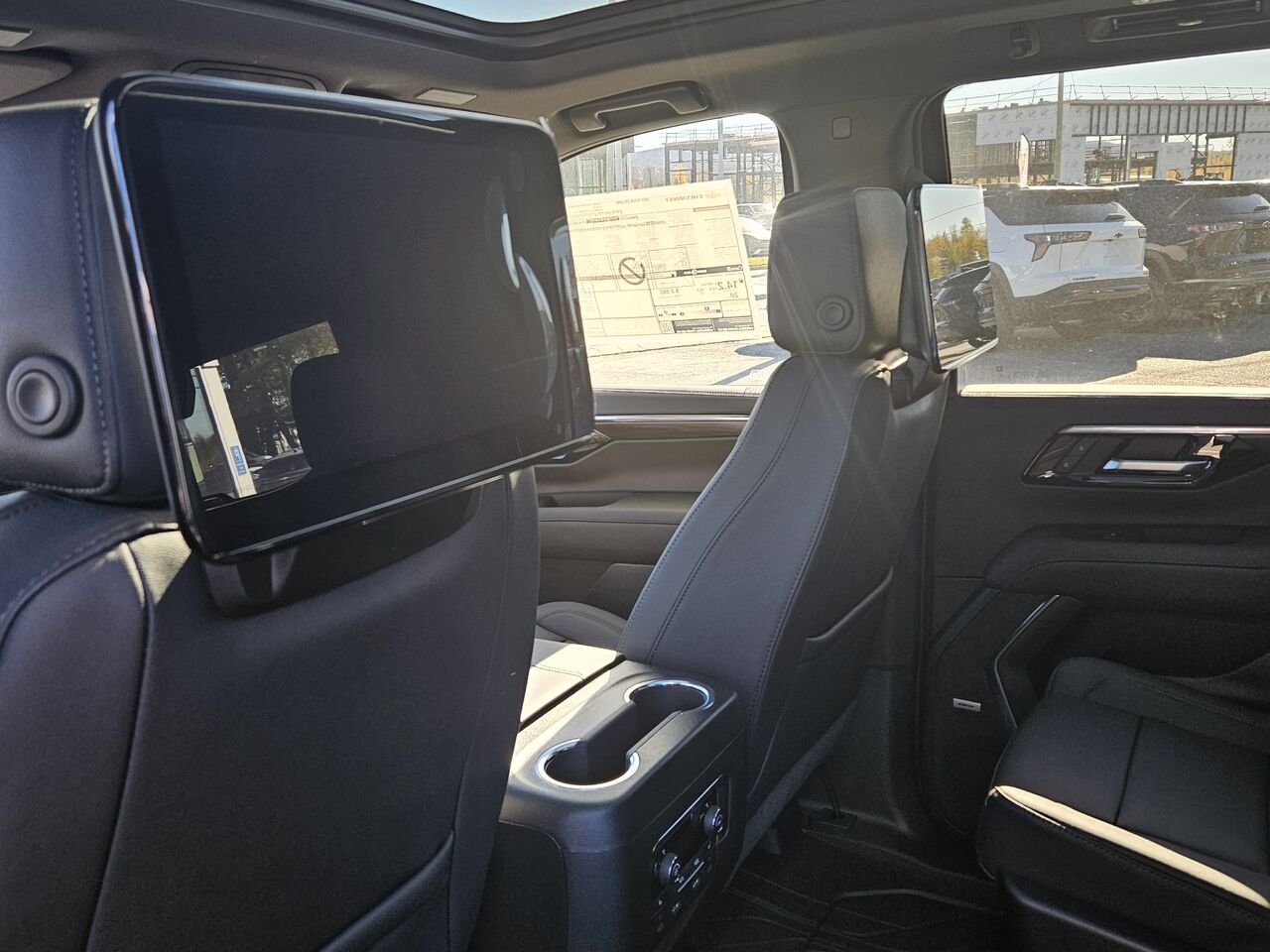 2027 Chevrolet Tahoe Z71 4 portes 4RM Radiant Red Tintcoat Thetford Mines - photo #18