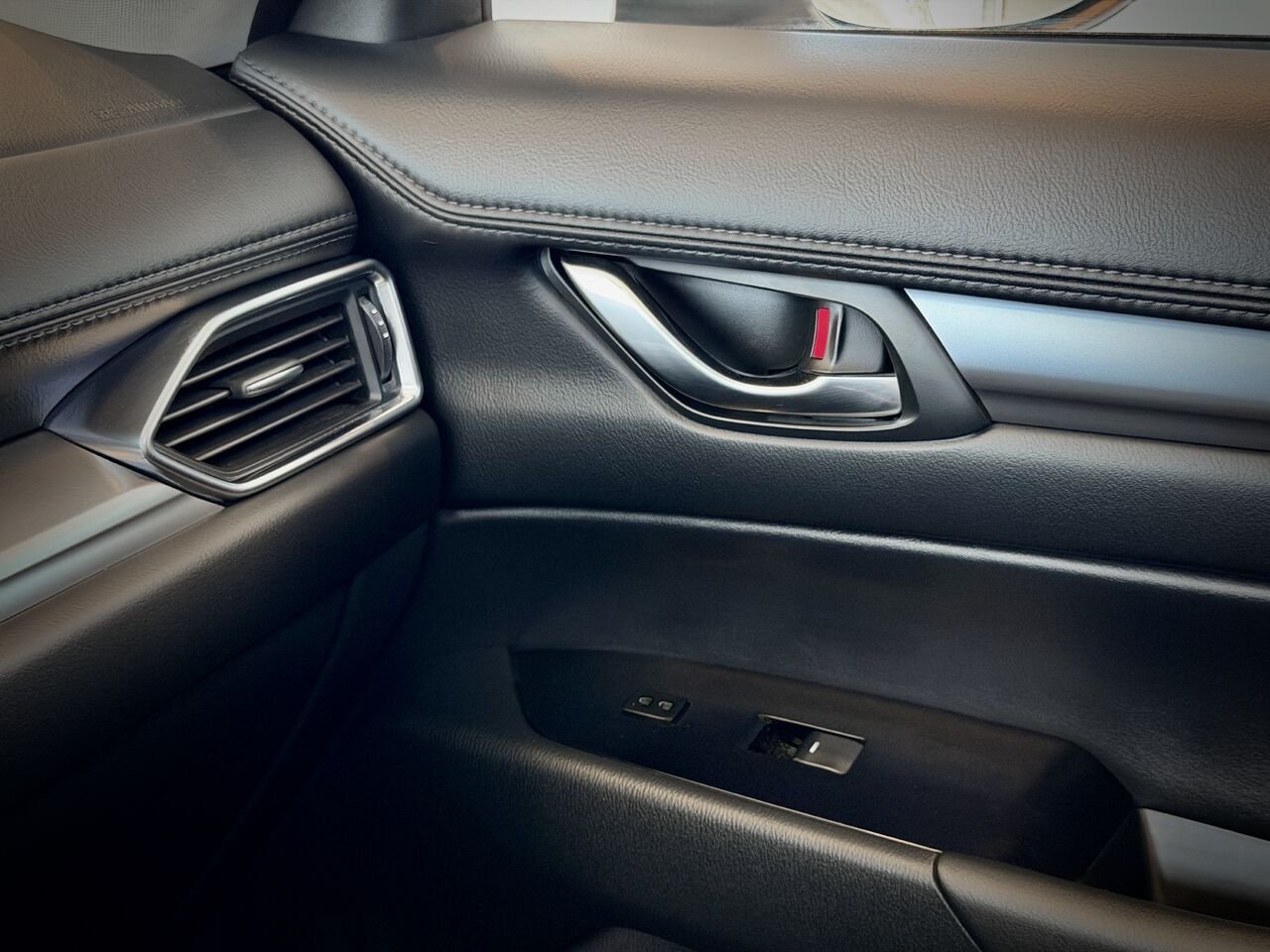 2022 Mazda CX-5 White Notre-Dame-des-Prairies - photo #33