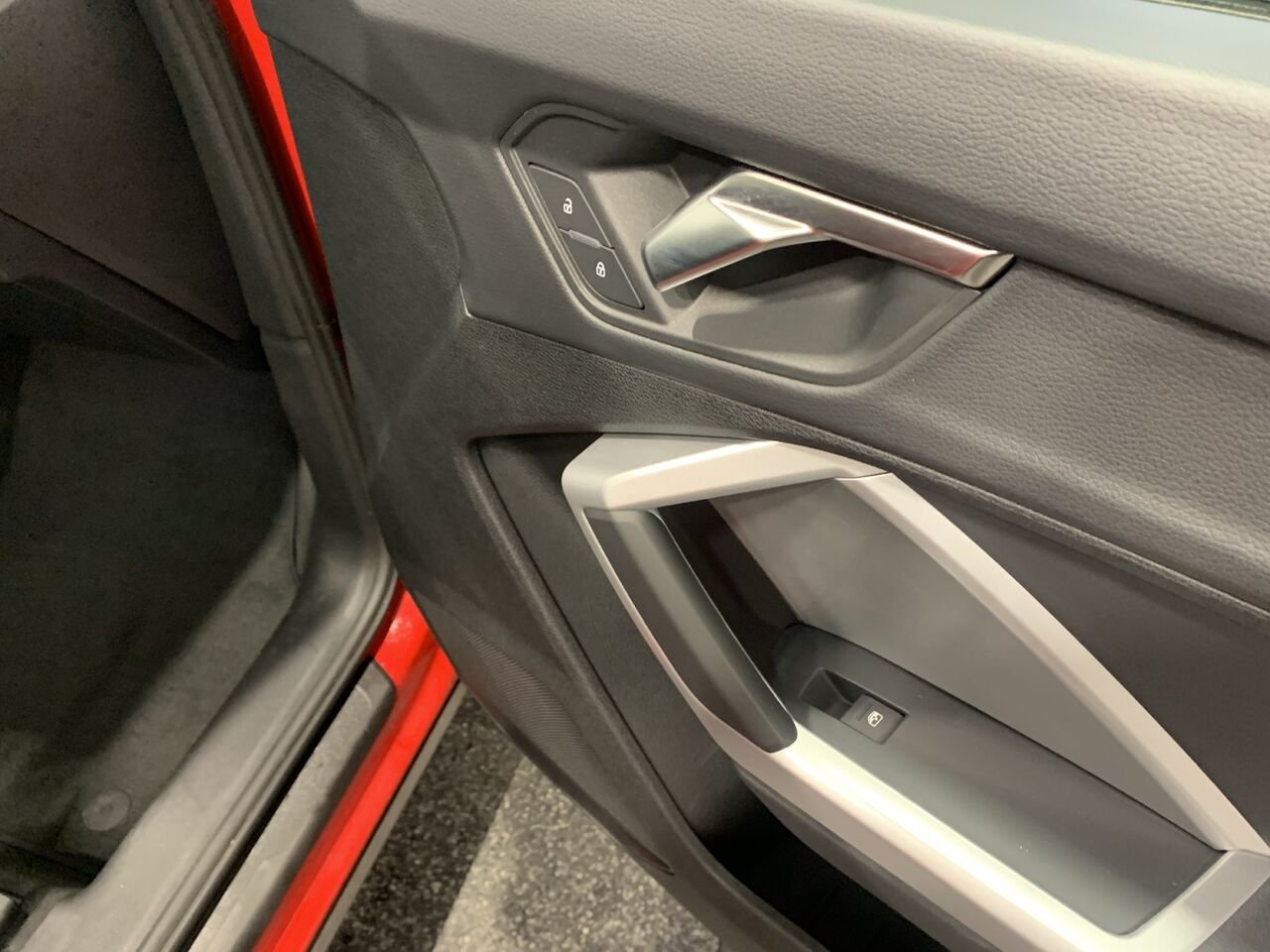 2024 Audi Q3 Komfort 40 TFSI quattro Red Châteauguay - photo #16