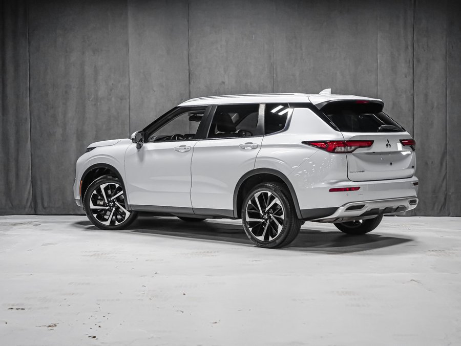 2023 Mitsubishi Outlander SEL S-AWC 7 PLACES White