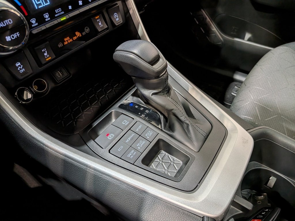 Toyota RAV4 XLE AWD 2024 Gris Val-David - photo #28