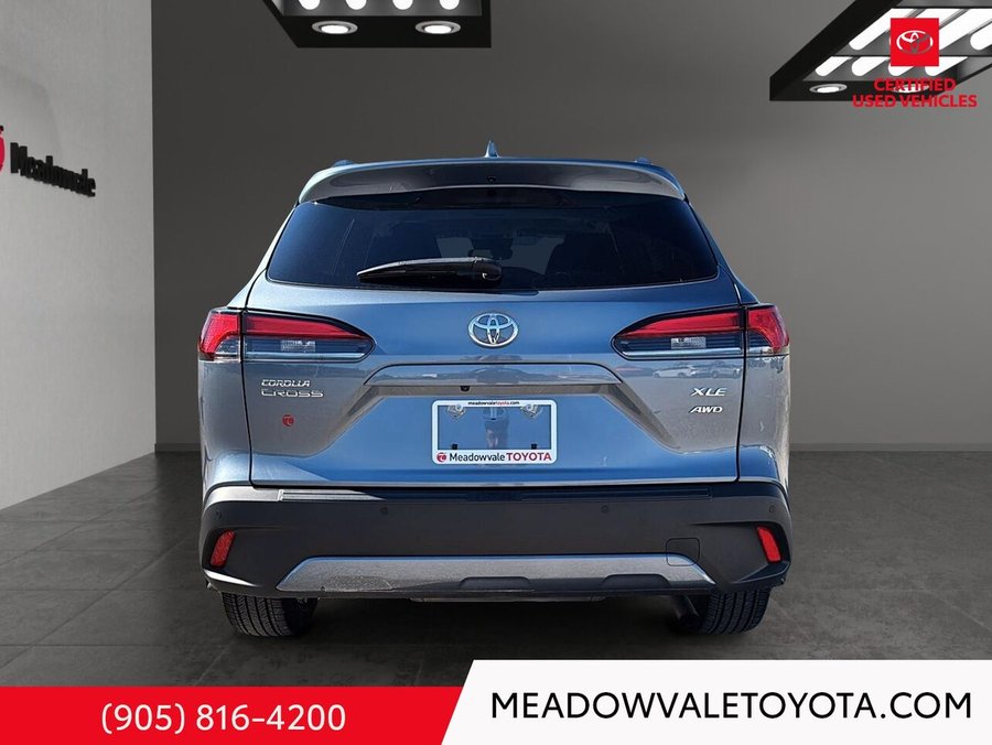 2024 Toyota Corolla Cross XLE AWD Silver
