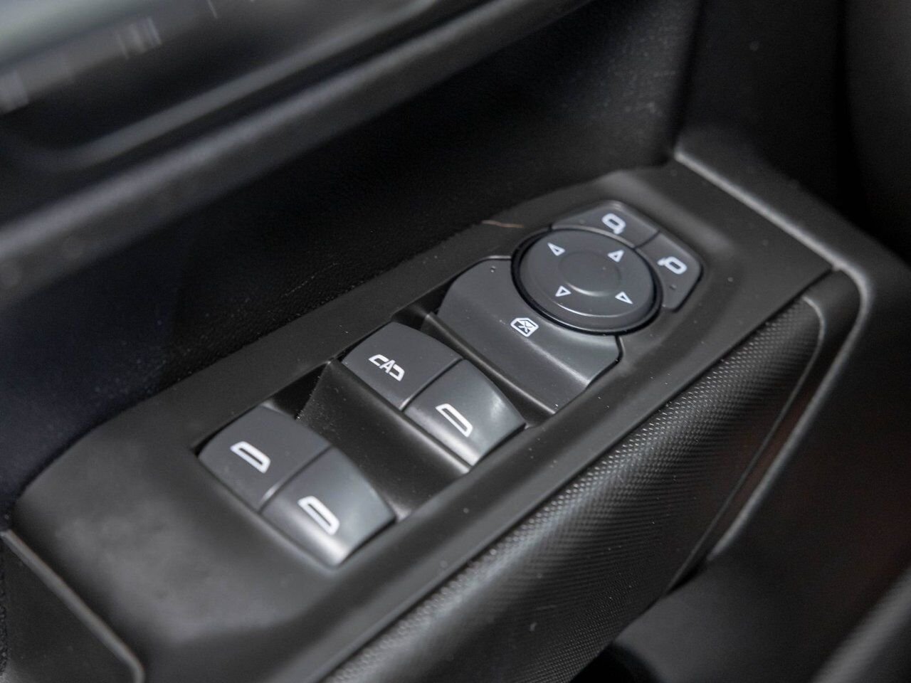 Chevrolet Silverado 1500 CUSTOM TRAIL BOSS CREW 4X4 V8 *CARPLAY* WIFI USB 2021 Noir Saint-Jérôme - photo #23