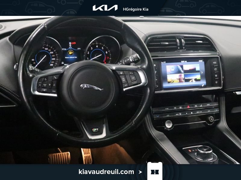 Jaguar F-PACE KW8096 | 35t R-Sport 2017 Noir Laval - photo #13