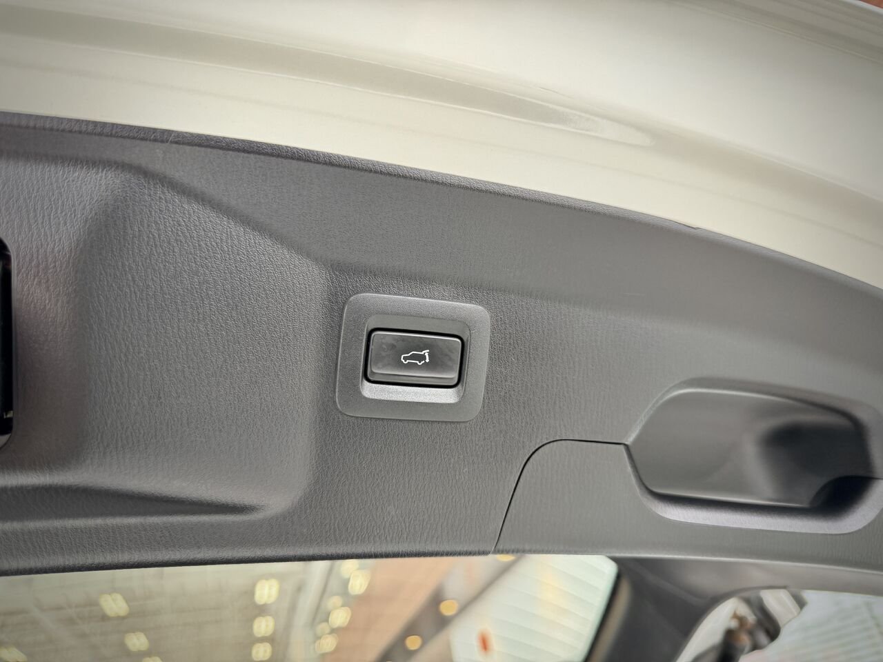 2021 Mazda CX-9 White Notre-Dame-des-Prairies - photo #14