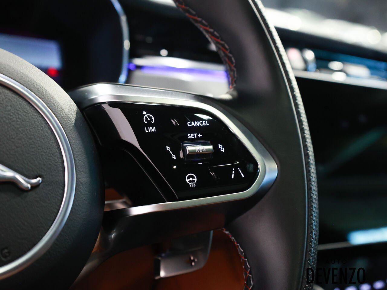 Jaguar F-PACE 2023 Bleu Saint-Eustache - photo #15