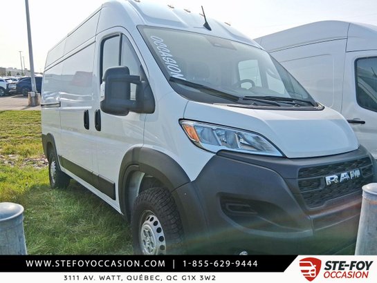 Ram ProMaster fourgonnette utilitaire 2500 Tradesman toit élevé 136 po avec siège passager 2025 Blanc