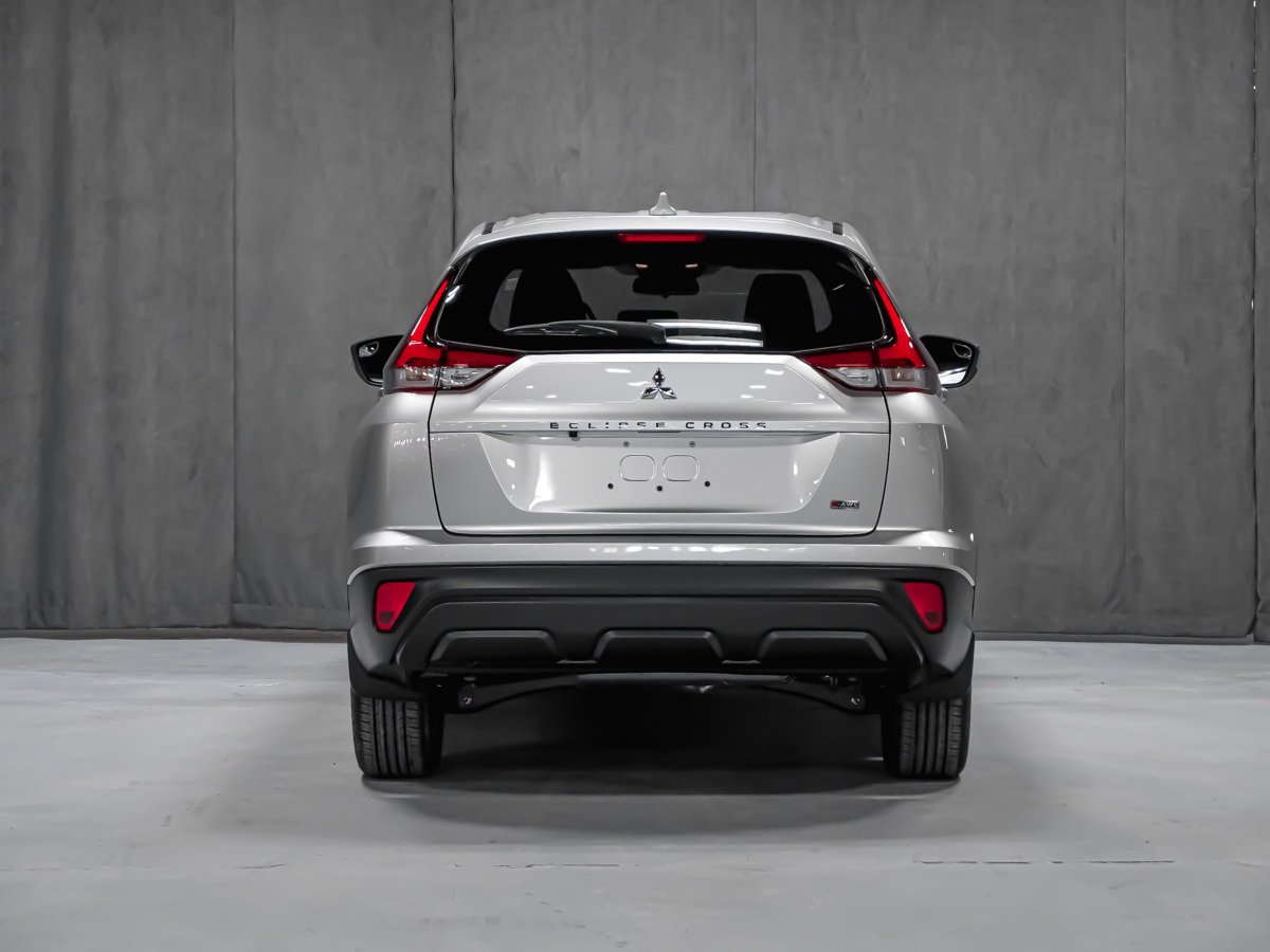 Mitsubishi Eclipse Cross ES 2026 Gris titane métallisé Montréal - photo #8