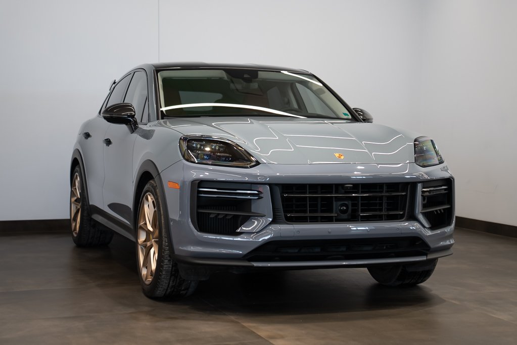 2024 Porsche Cayenne Grey Saint-Eustache - photo #2