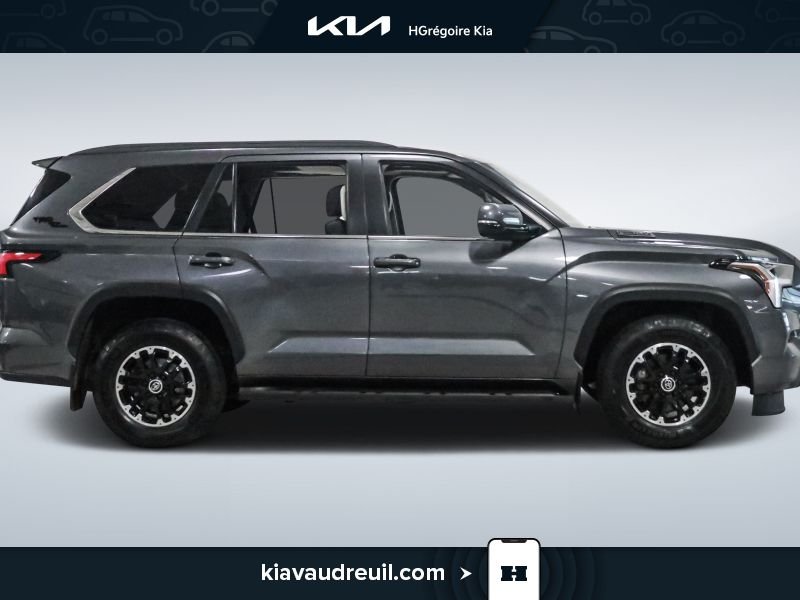2024 Toyota Sequoia Grey Blainville - photo #8