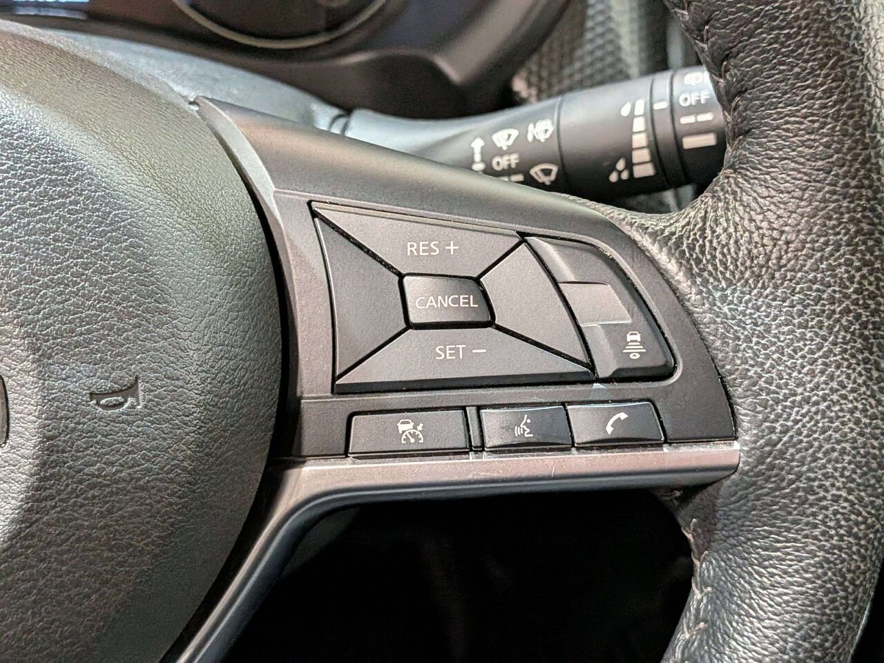 2024 Nissan Kicks SV FWD White Val-David - photo #14
