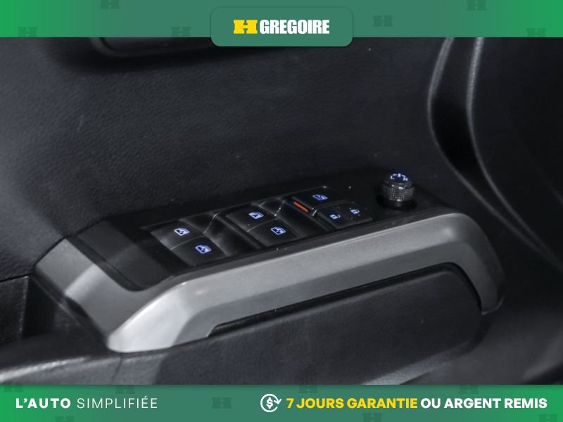2020 Toyota Tacoma White Saint-Eustache - photo #13