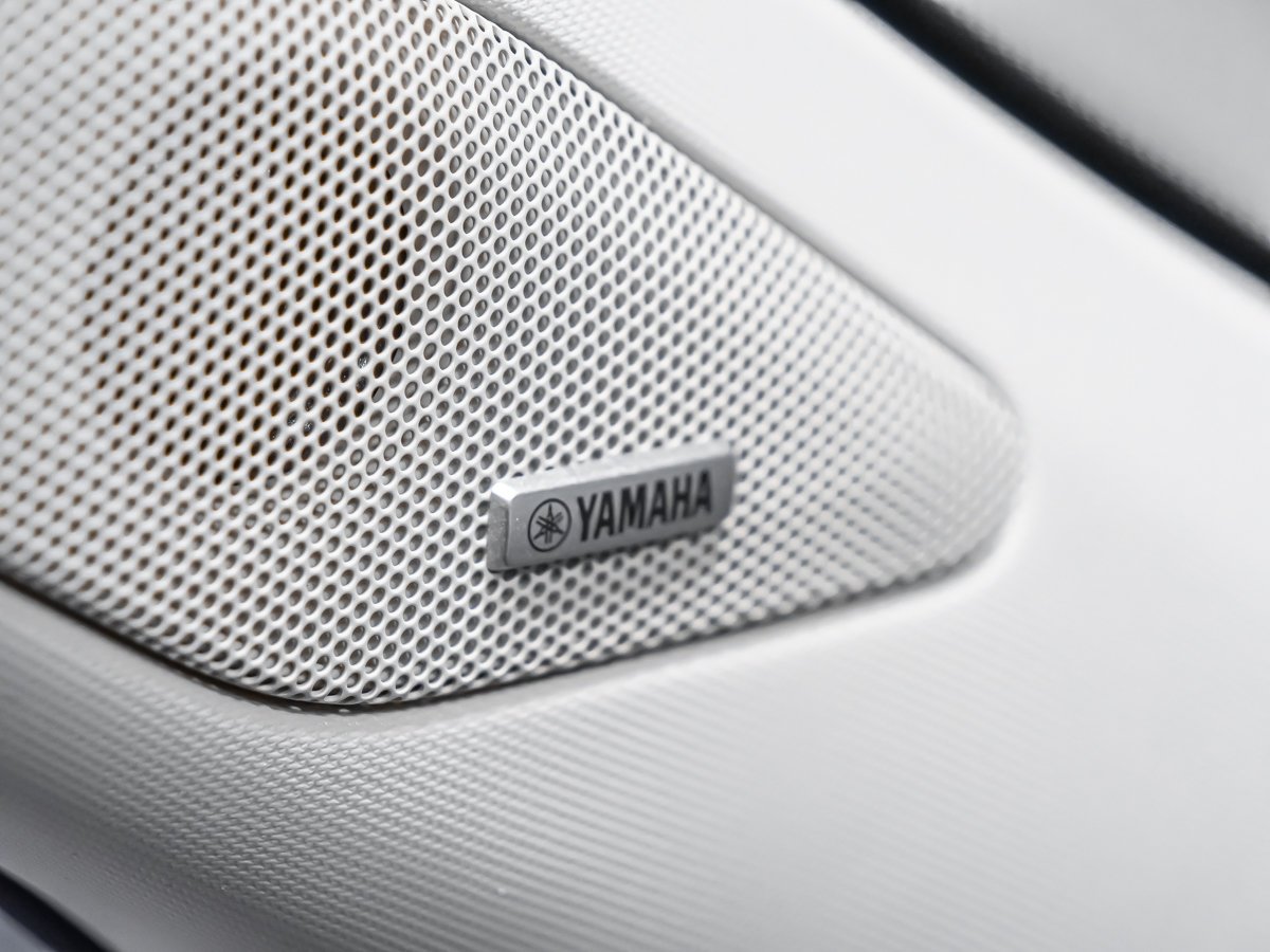 Mitsubishi Outlander LE 2026 Blanc diamant Montréal - photo #11