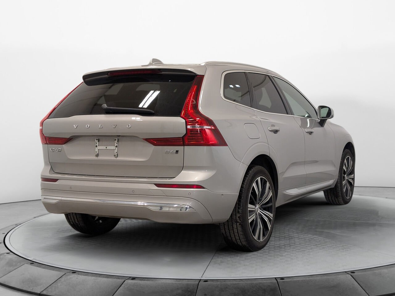 2023 VOLVO XC60 Ultimate Bright Theme AWD Toit Pano Sièges Chauffants Grey Sherbrooke - photo #5