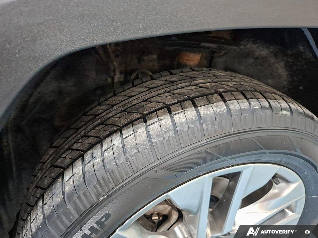 2019 Toyota RAV4 2600666A | Limited 03T3 RUBY FLARE P Edmonton - photo #6