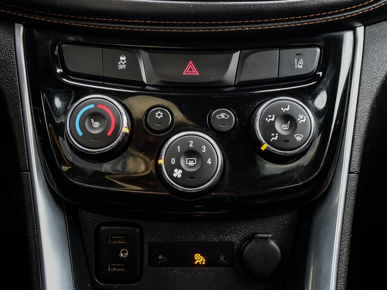 2020 Chevrolet Trax AWD 4dr Premier Grey Sherwood Park - photo #28
