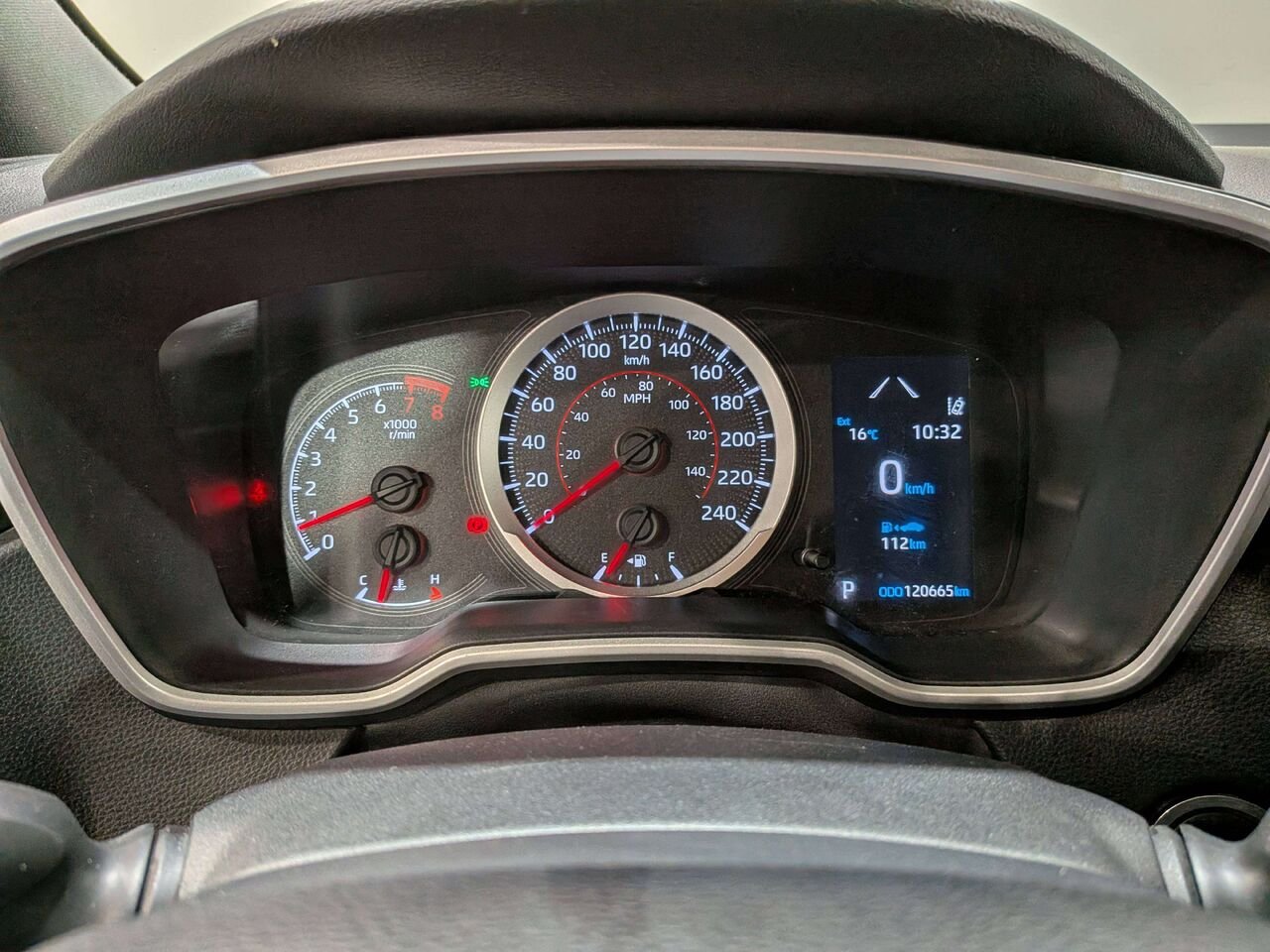 Toyota Corolla à hayon Manual 2019 Blanc Val-David - photo #16